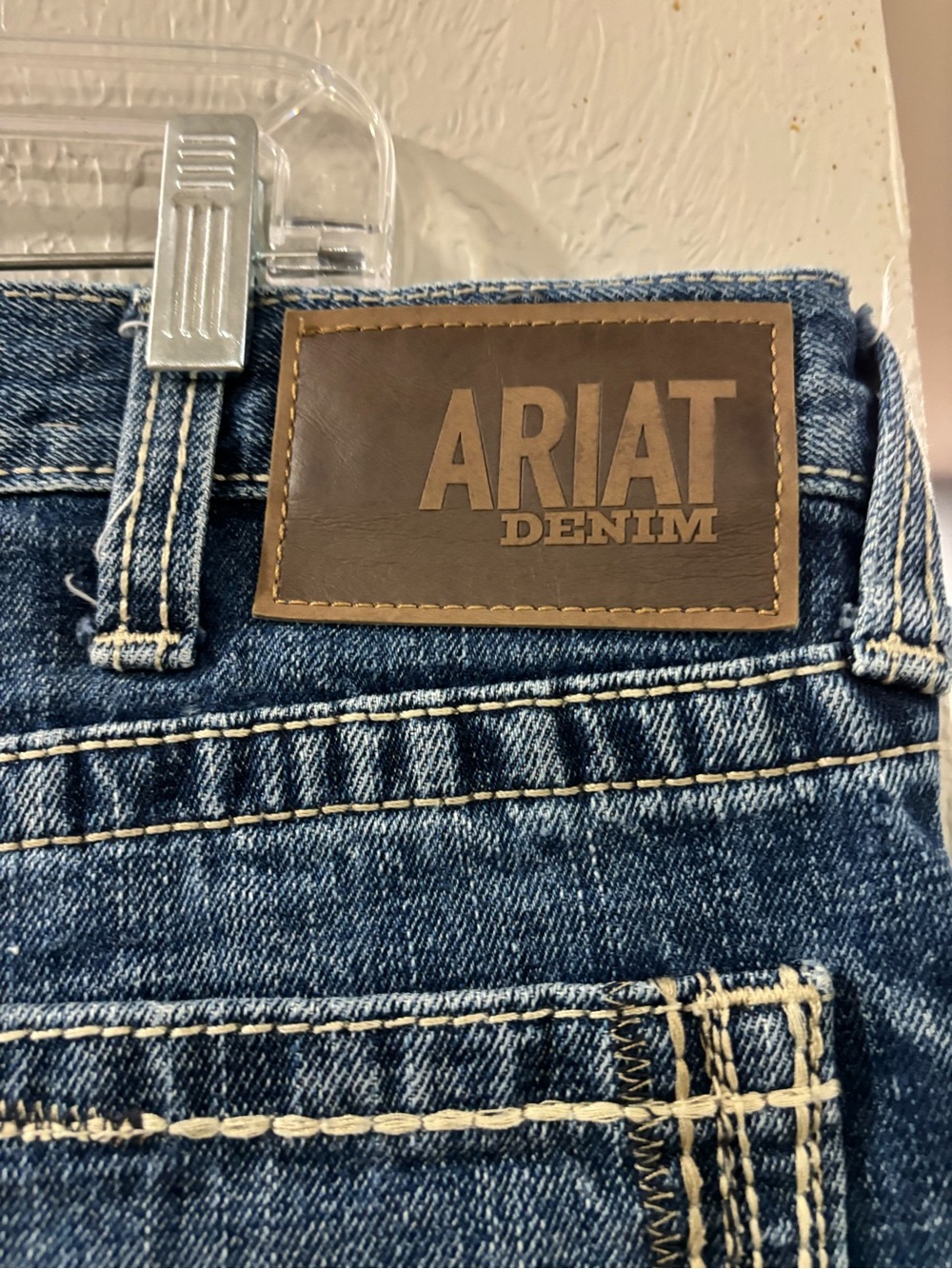 Ariat M4 Relaxed Boot Cut Medium Wash Blue Denim Work Casual Jeans size 38/32 - Picture 7 of 9